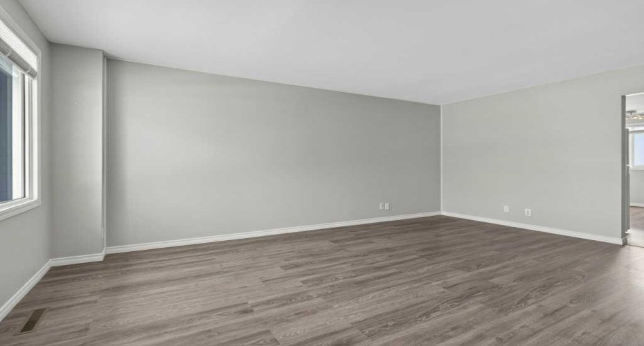 2211 19 Street, Calgary, Alberta T2E 4Y5, 3 Bedrooms Bedrooms, ,1 BathroomBathrooms,Residential,For Sale,19,A2297029