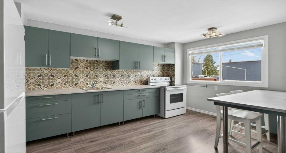 2211 19 Street, Calgary, Alberta T2E 4Y5, 3 Bedrooms Bedrooms, ,1 BathroomBathrooms,Residential,For Sale,19,A2297029