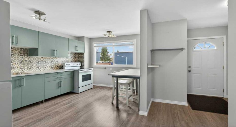 2211 19 Street, Calgary, Alberta T2E 4Y5, 3 Bedrooms Bedrooms, ,1 BathroomBathrooms,Residential,For Sale,19,A2297029