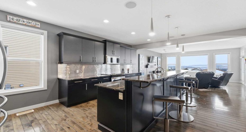 95 Sunset Way, Cochrane, Alberta T4C 0G2, 4 Bedrooms Bedrooms, ,4 BathroomsBathrooms,Residential,For Sale,Sunset,A2297049