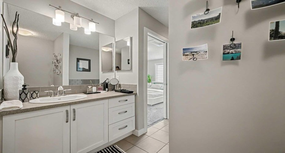 38 Sage Bluff Gate, Calgary, Alberta T3R 0Y9, 4 Bedrooms Bedrooms, ,4 BathroomsBathrooms,Residential,For Sale,Sage Bluff,A2297224