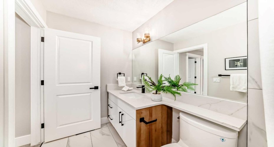 722 53 Avenue, Calgary, Alberta T2V 0C3, 3 Bedrooms Bedrooms, ,4 BathroomsBathrooms,Residential,For Sale,53,A2297275