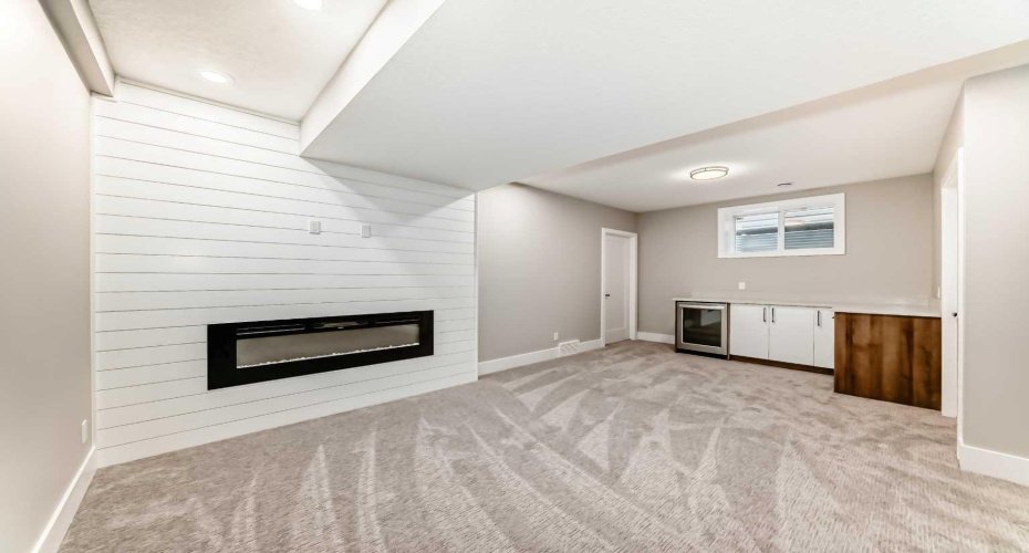 722 53 Avenue, Calgary, Alberta T2V 0C3, 3 Bedrooms Bedrooms, ,4 BathroomsBathrooms,Residential,For Sale,53,A2297275