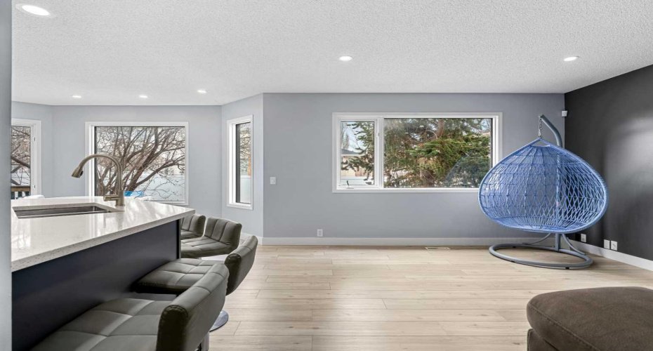 48 Douglas Park Boulevard, Calgary, Alberta T2Z2B1, 3 Bedrooms Bedrooms, ,3 BathroomsBathrooms,Residential,For Sale,Douglas Park,A2297289