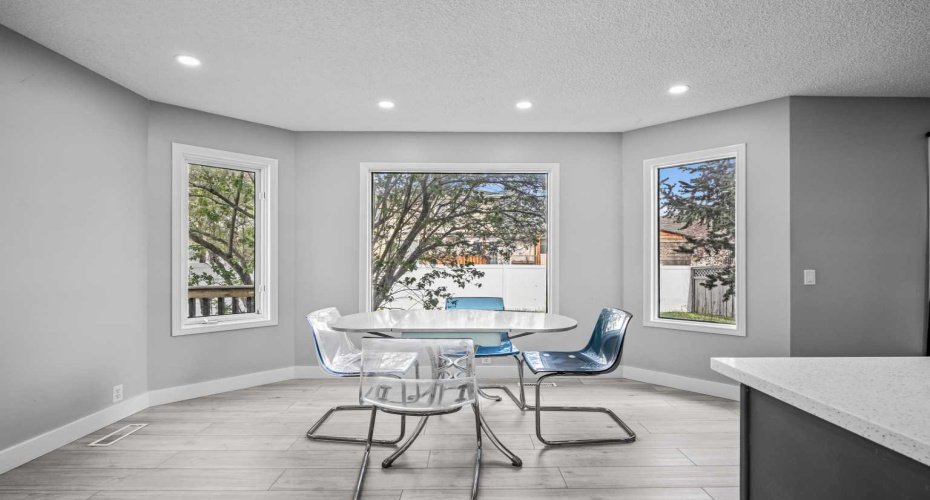 48 Douglas Park Boulevard, Calgary, Alberta T2Z2B1, 3 Bedrooms Bedrooms, ,3 BathroomsBathrooms,Residential,For Sale,Douglas Park,A2297289