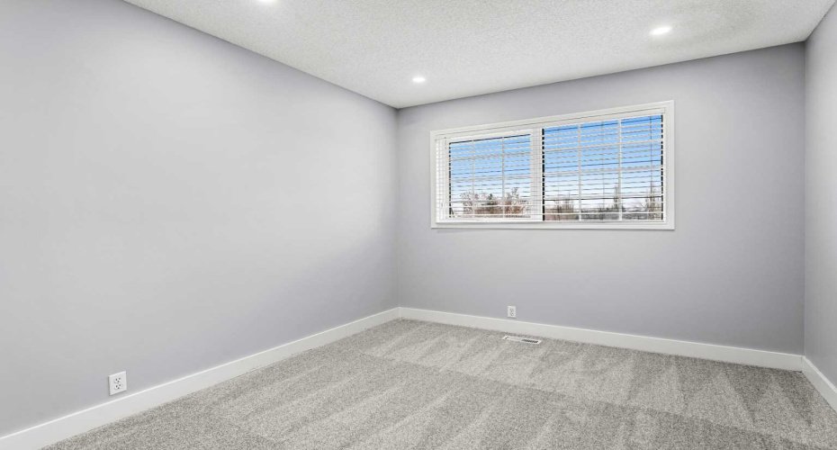 48 Douglas Park Boulevard, Calgary, Alberta T2Z2B1, 3 Bedrooms Bedrooms, ,3 BathroomsBathrooms,Residential,For Sale,Douglas Park,A2297289