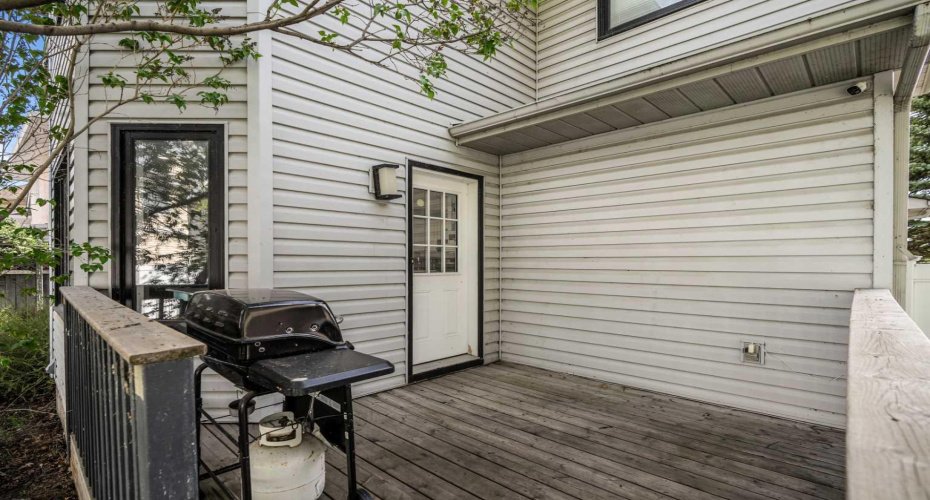 48 Douglas Park Boulevard, Calgary, Alberta T2Z2B1, 3 Bedrooms Bedrooms, ,3 BathroomsBathrooms,Residential,For Sale,Douglas Park,A2297289