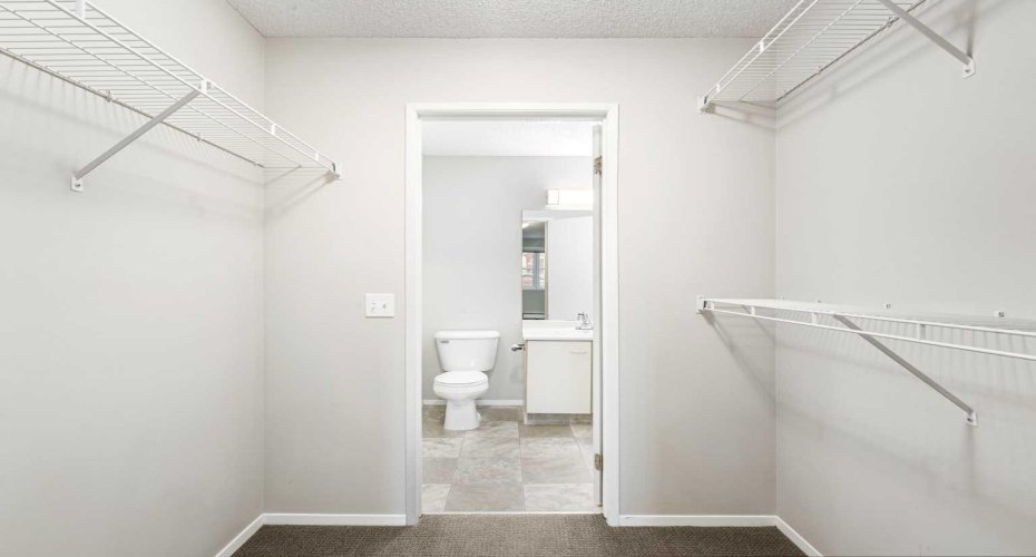 All Pictures Are For Display Purposes Only & Depict The Size & Layout Of The Unit