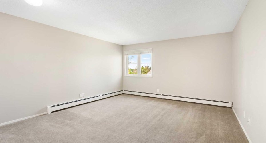 All Pictures Are For Display Purposes Only & Depict The Size & Layout Of The Unit