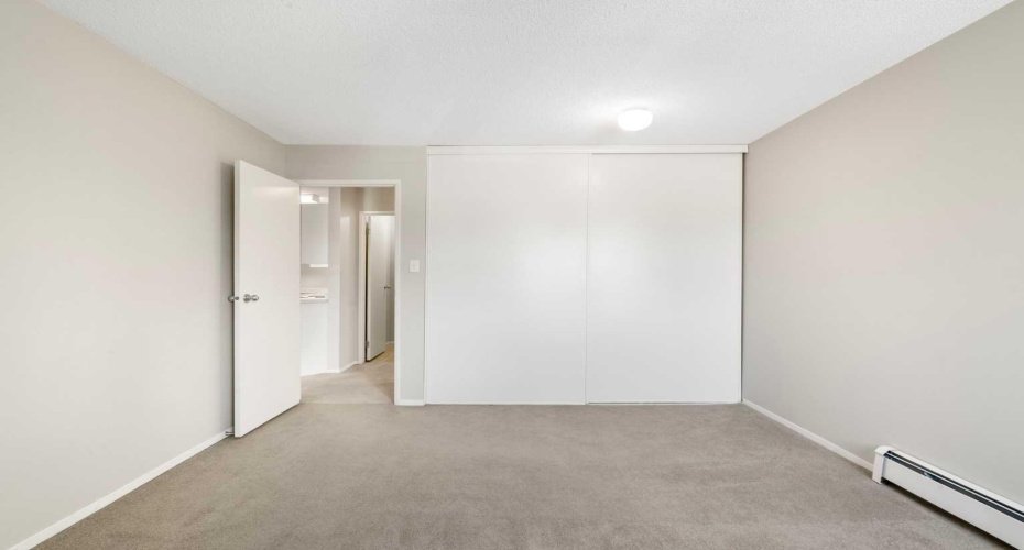 All Pictures Are For Display Purposes Only & Depict The Size & Layout Of The Unit