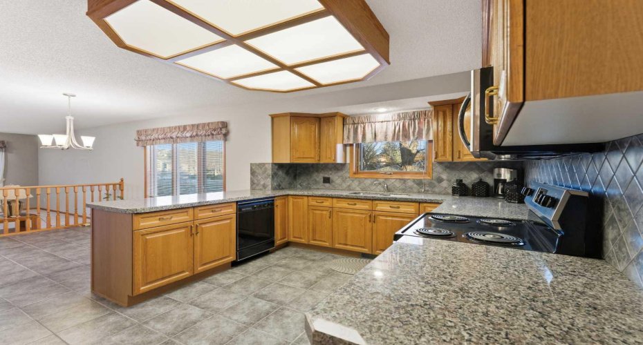 531 Sierra Morena Court, Calgary, Alberta T3H 3C2, 3 Bedrooms Bedrooms, ,3 BathroomsBathrooms,Residential,For Sale,Sierra Morena,A2297449