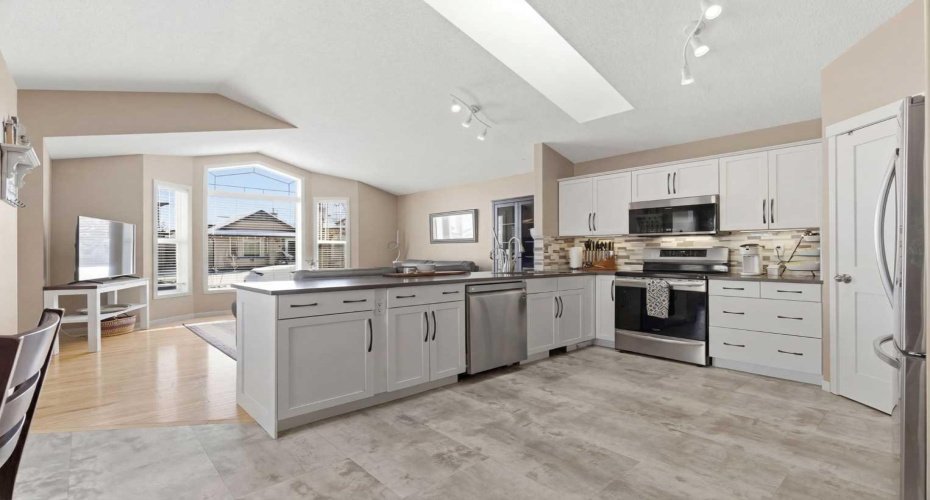90 Cranberry Square, Calgary, Alberta T3M 1J5, 3 Bedrooms Bedrooms, ,2 BathroomsBathrooms,Residential,For Sale,Cranberry,A2297470