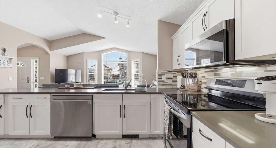 90 Cranberry Square, Calgary, Alberta T3M 1J5, 3 Bedrooms Bedrooms, ,2 BathroomsBathrooms,Residential,For Sale,Cranberry,A2297470