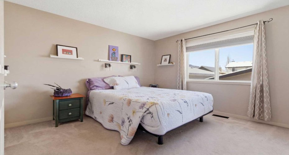 90 Cranberry Square, Calgary, Alberta T3M 1J5, 3 Bedrooms Bedrooms, ,2 BathroomsBathrooms,Residential,For Sale,Cranberry,A2297470