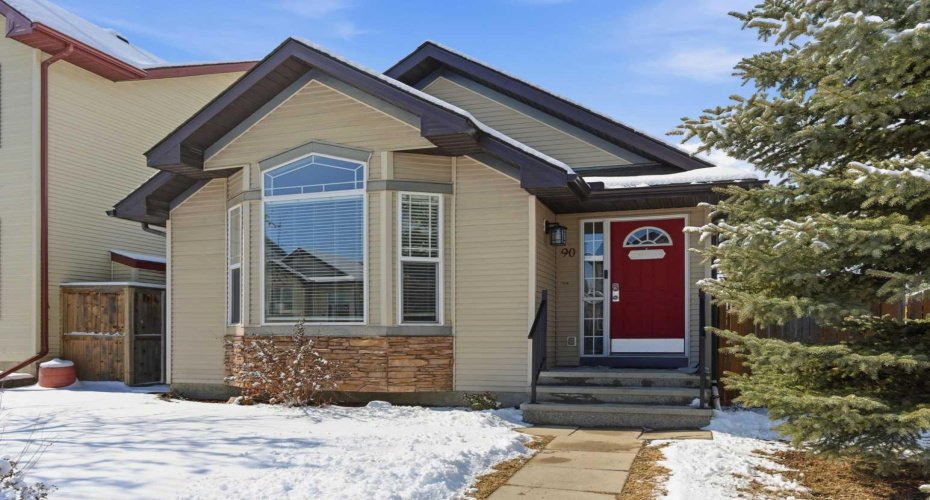 90 Cranberry Square, Calgary, Alberta T3M 1J5, 3 Bedrooms Bedrooms, ,2 BathroomsBathrooms,Residential,For Sale,Cranberry,A2297470
