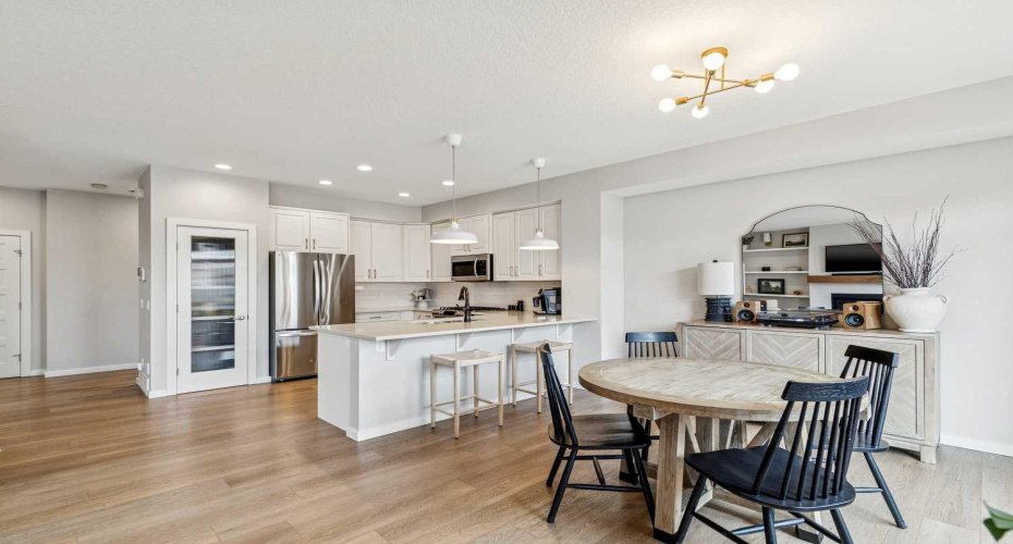 44 Legacy Landing, Calgary, Alberta T2X 2E5, 3 Bedrooms Bedrooms, ,4 BathroomsBathrooms,Residential,For Sale,Legacy,A2297636