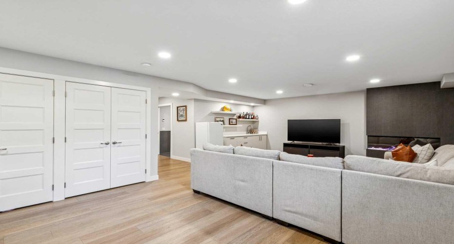 44 Legacy Landing, Calgary, Alberta T2X 2E5, 3 Bedrooms Bedrooms, ,4 BathroomsBathrooms,Residential,For Sale,Legacy,A2297636