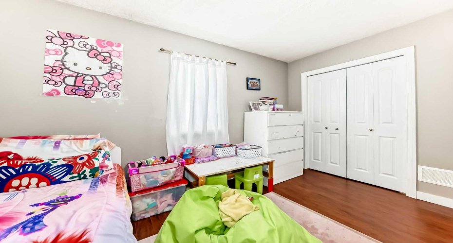 2428 3 Avenue, Calgary, Alberta T2N 0L7, 4 Bedrooms Bedrooms, ,2 BathroomsBathrooms,Residential,For Sale,3,A2297646