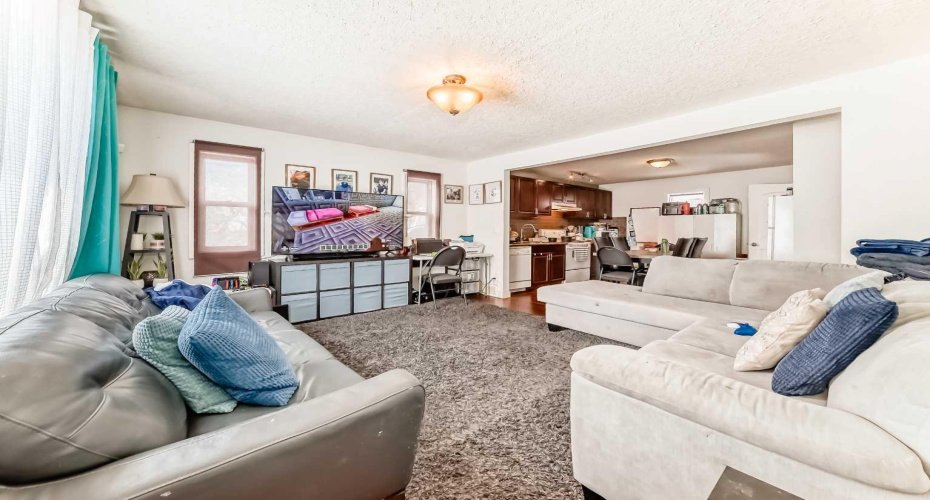 2428 3 Avenue, Calgary, Alberta T2N 0L7, 4 Bedrooms Bedrooms, ,2 BathroomsBathrooms,Residential,For Sale,3,A2297646