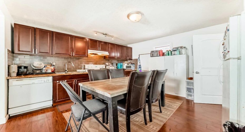 KITCHEN WITH EATING AREA