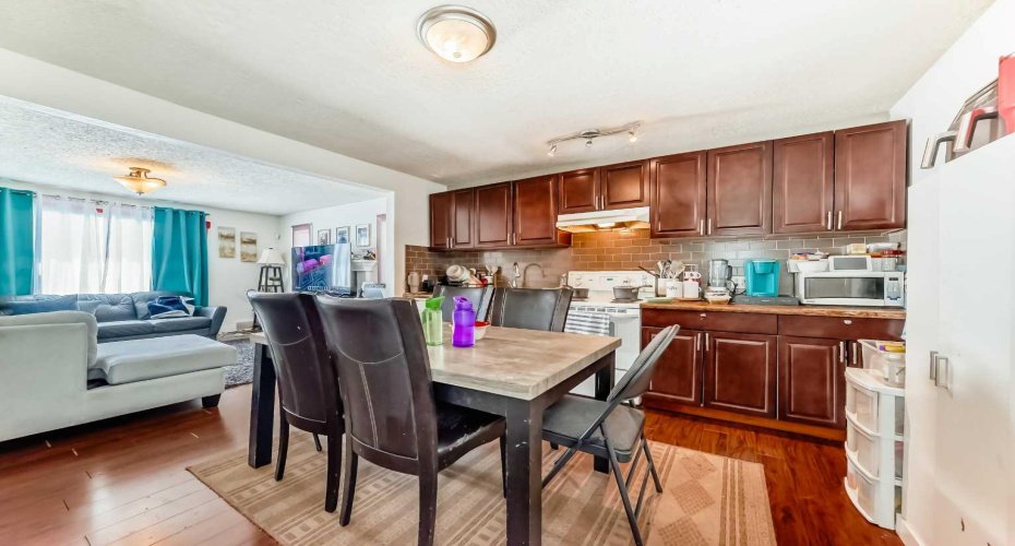 LAMINATE FLOORS ALL THROUGH OUT THE TOP FLOOR