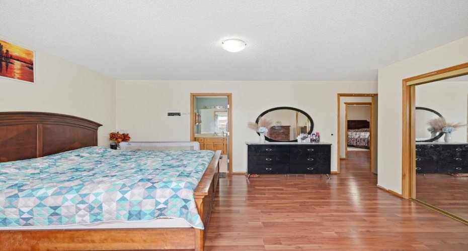 64 Eldorado Close, Calgary, Alberta T3Y 6T2, 5 Bedrooms Bedrooms, ,4 BathroomsBathrooms,Residential,For Sale,Eldorado,A2297683