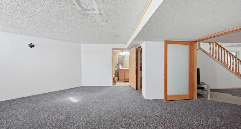 64 Eldorado Close, Calgary, Alberta T3Y 6T2, 5 Bedrooms Bedrooms, ,4 BathroomsBathrooms,Residential,For Sale,Eldorado,A2297683