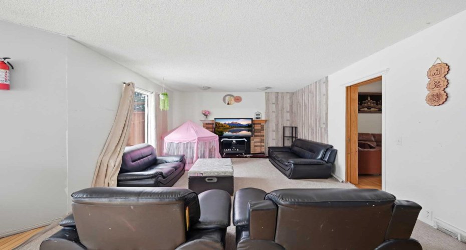 64 Eldorado Close, Calgary, Alberta T3Y 6T2, 5 Bedrooms Bedrooms, ,4 BathroomsBathrooms,Residential,For Sale,Eldorado,A2297683