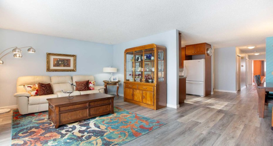 1133 Berkley Drive, Calgary, Alberta T2Z 4K3, 4 Bedrooms Bedrooms, ,2 BathroomsBathrooms,Residential,For Sale,Berkley,A2297690