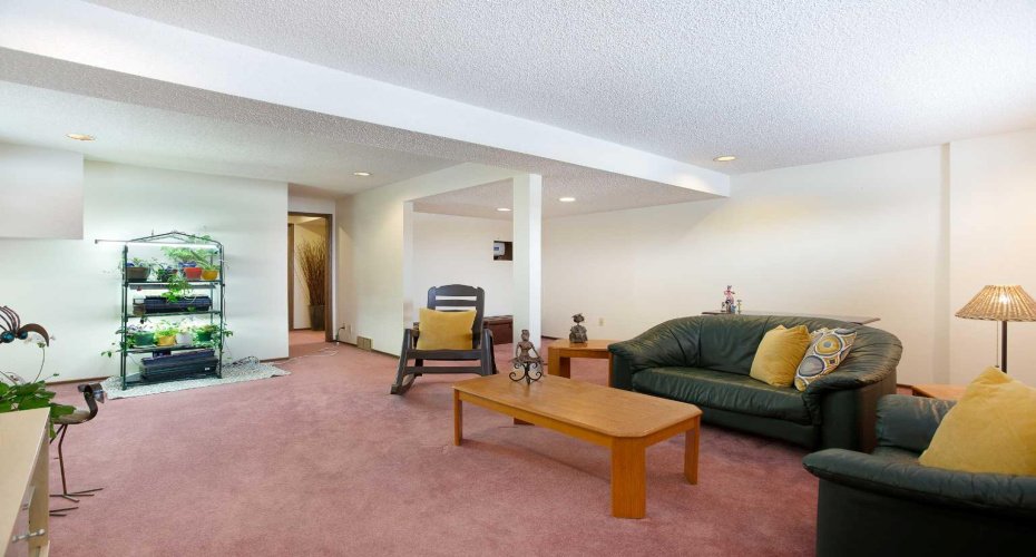 1133 Berkley Drive, Calgary, Alberta T2Z 4K3, 4 Bedrooms Bedrooms, ,2 BathroomsBathrooms,Residential,For Sale,Berkley,A2297690