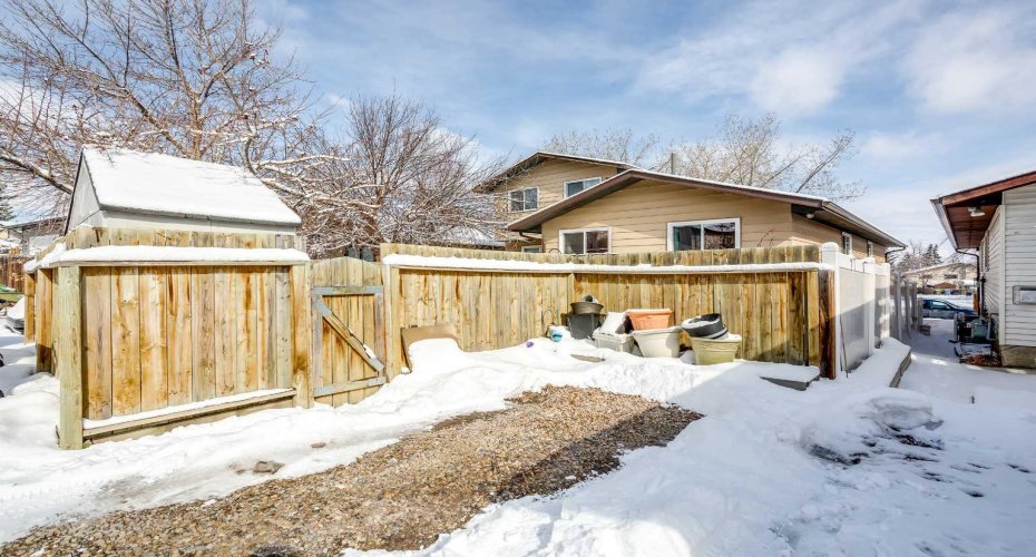 1133 Berkley Drive, Calgary, Alberta T2Z 4K3, 4 Bedrooms Bedrooms, ,2 BathroomsBathrooms,Residential,For Sale,Berkley,A2297690