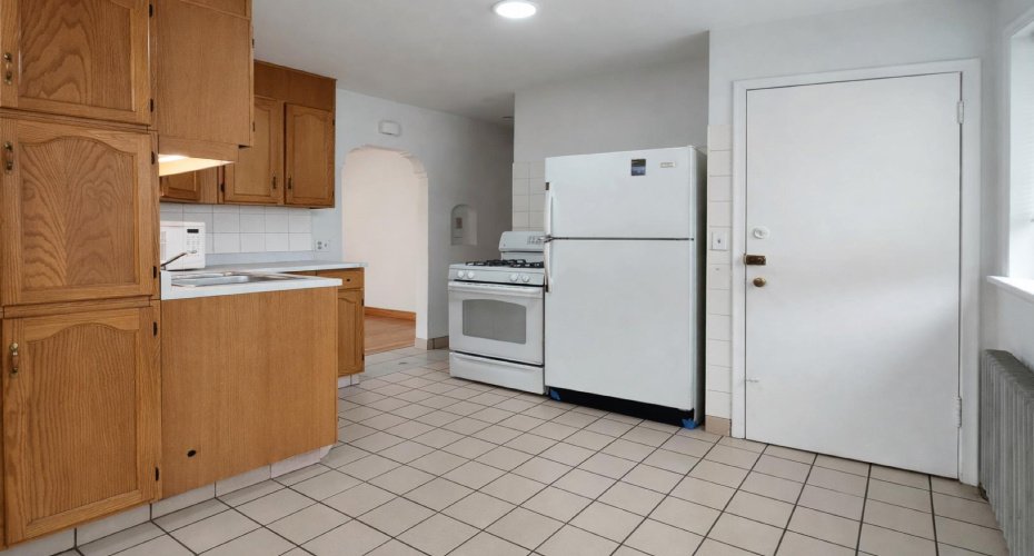 326 27 Avenue, Calgary, Alberta T2E 2A2, 3 Bedrooms Bedrooms, ,2 BathroomsBathrooms,Residential,For Sale,27,A2297758