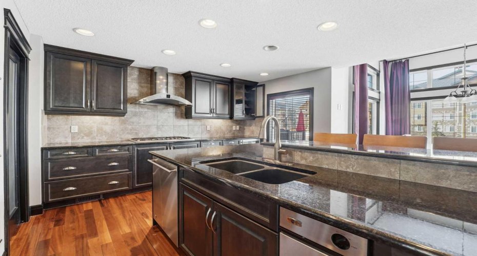 224 Everbrook Way, Calgary, Alberta T2Y0E8, 4 Bedrooms Bedrooms, ,4 BathroomsBathrooms,Residential,For Sale,Everbrook,A2297787