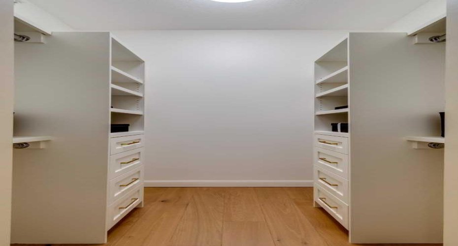 881 15 Avenue, Calgary, Alberta T2R 1R8, 2 Bedrooms Bedrooms, ,2 BathroomsBathrooms,Residential,For Sale,15,A2297897