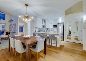 881 15 Avenue, Calgary, Alberta T2R 1R8, 2 Bedrooms Bedrooms, ,2 BathroomsBathrooms,Residential,For Sale,15,A2297897