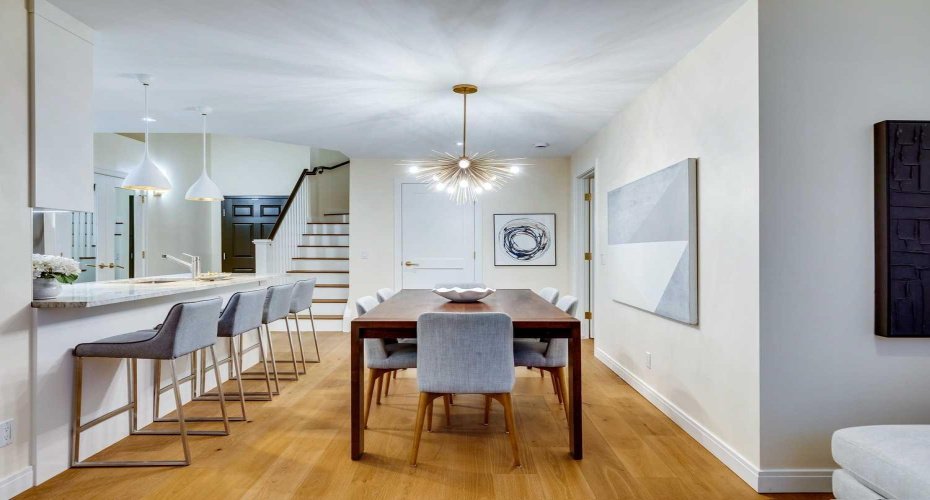 881 15 Avenue, Calgary, Alberta T2R 1R8, 2 Bedrooms Bedrooms, ,2 BathroomsBathrooms,Residential,For Sale,15,A2297897