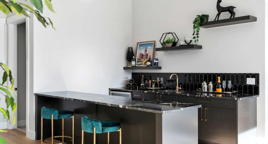 800 Elkton Close, Calgary, Alberta T3H 1W6, 5 Bedrooms Bedrooms, ,6 BathroomsBathrooms,Residential,For Sale,Elkton,A2298003