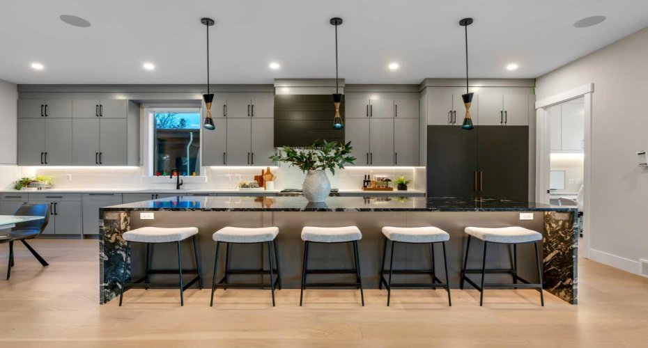 800 Elkton Close, Calgary, Alberta T3H 1W6, 5 Bedrooms Bedrooms, ,6 BathroomsBathrooms,Residential,For Sale,Elkton,A2298003