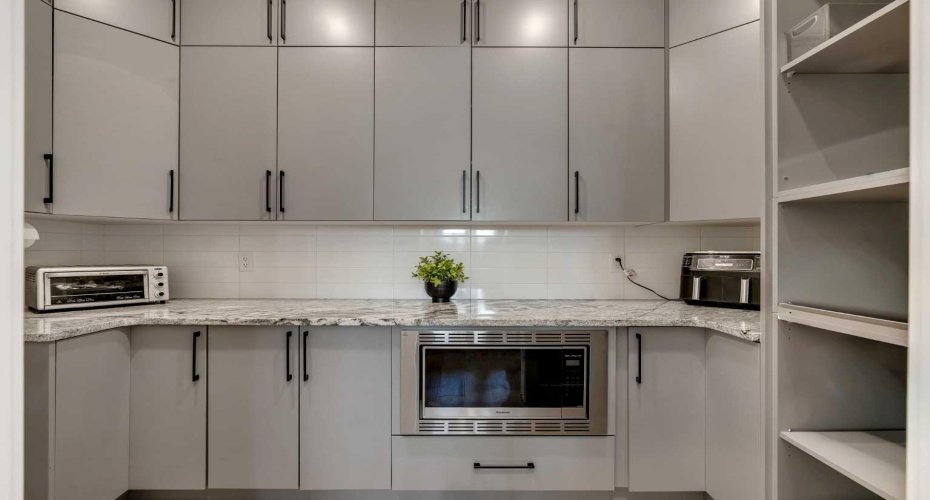 800 Elkton Close, Calgary, Alberta T3H 1W6, 5 Bedrooms Bedrooms, ,6 BathroomsBathrooms,Residential,For Sale,Elkton,A2298003