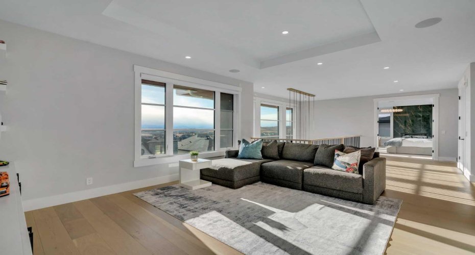 800 Elkton Close, Calgary, Alberta T3H 1W6, 5 Bedrooms Bedrooms, ,6 BathroomsBathrooms,Residential,For Sale,Elkton,A2298003