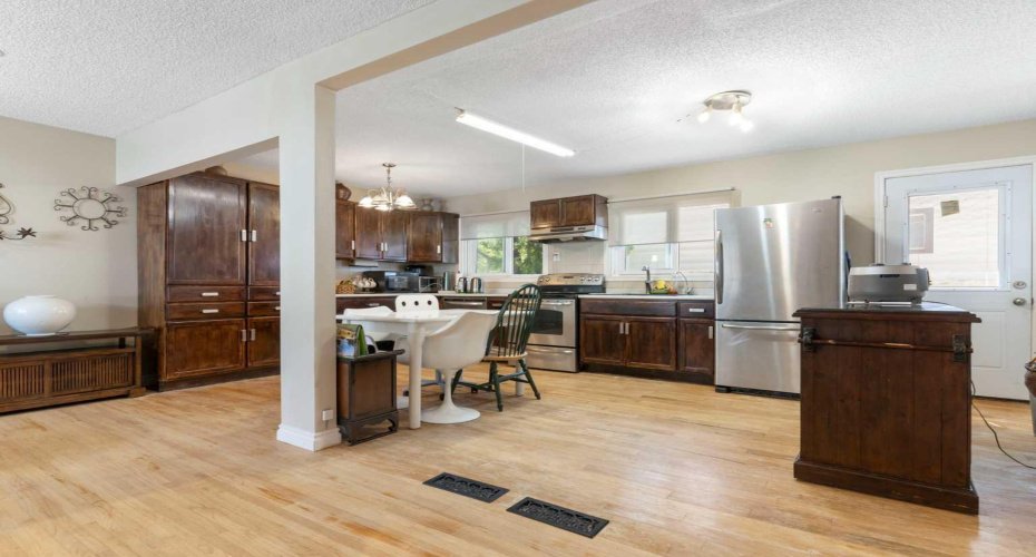 87 Hillgrove Drive, Calgary, Alberta T2V 3L8, 4 Bedrooms Bedrooms, ,3 BathroomsBathrooms,Residential,For Sale,Hillgrove,A2298044