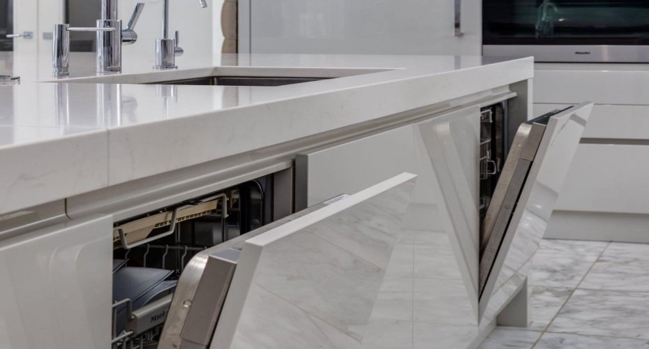 106 Pumpridge Place, Calgary, Alberta T2V5E7, 5 Bedrooms Bedrooms, ,6 BathroomsBathrooms,Residential,For Sale,Pumpridge,A2292405