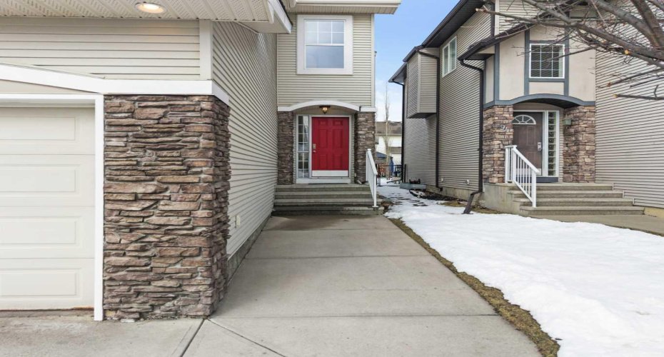 98 Cougarstone Close, Calgary, Alberta T3H 5W3, 3 Bedrooms Bedrooms, ,3 BathroomsBathrooms,Residential,For Sale,Cougarstone,A2292774
