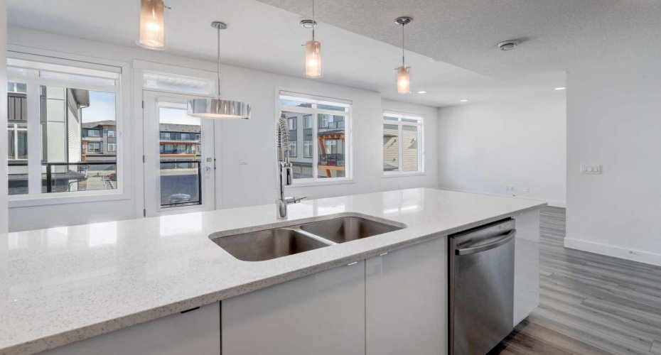 10060 46 Street, Calgary, Alberta T3J 2H8, 3 Bedrooms Bedrooms, ,3 BathroomsBathrooms,Residential,For Sale,46,A2293943