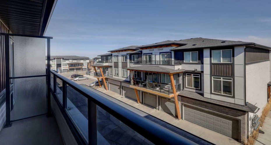 10060 46 Street, Calgary, Alberta T3J 2H8, 3 Bedrooms Bedrooms, ,3 BathroomsBathrooms,Residential,For Sale,46,A2293943