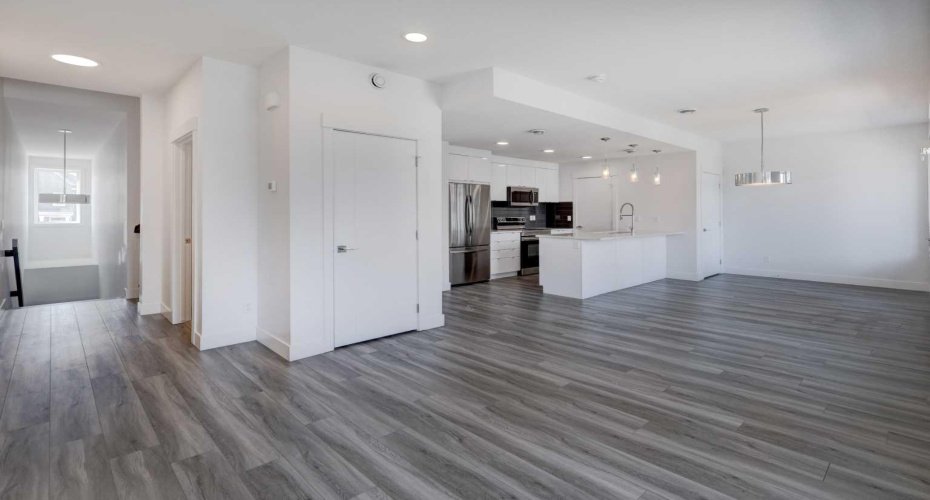 10060 46 Street, Calgary, Alberta T3J 2H8, 3 Bedrooms Bedrooms, ,3 BathroomsBathrooms,Residential,For Sale,46,A2293943