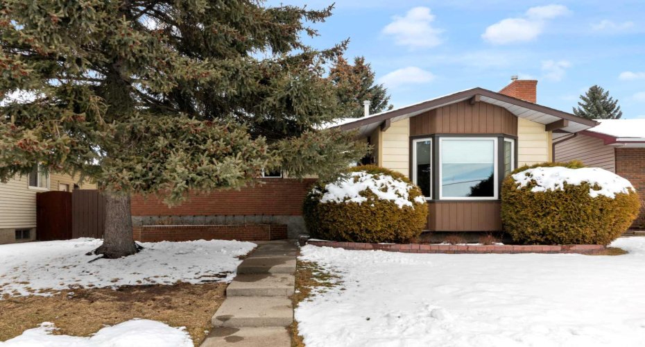 4640 Rundlehill Road, Calgary, Alberta T1Y 2P5, 4 Bedrooms Bedrooms, ,3 BathroomsBathrooms,Residential,For Sale,Rundlehill,A2295016