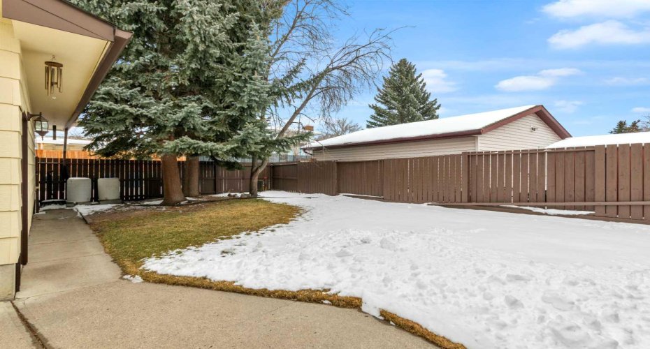 4640 Rundlehill Road, Calgary, Alberta T1Y 2P5, 4 Bedrooms Bedrooms, ,3 BathroomsBathrooms,Residential,For Sale,Rundlehill,A2295016