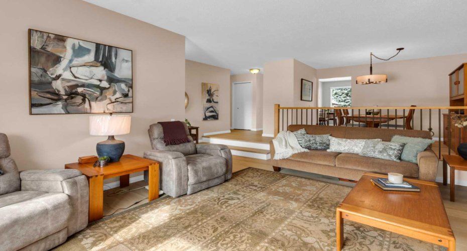 4640 Rundlehill Road, Calgary, Alberta T1Y 2P5, 4 Bedrooms Bedrooms, ,3 BathroomsBathrooms,Residential,For Sale,Rundlehill,A2295016