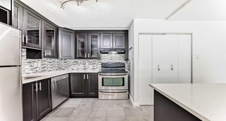 735 12 Avenue, Calgary, Alberta T2R 1J7, 2 Bedrooms Bedrooms, ,1 BathroomBathrooms,Residential,For Sale,12,A2295373